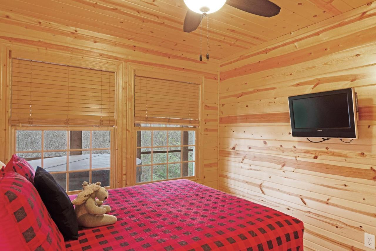 Kingfisher Cove Cabin 2 Saugatuck Exterior photo